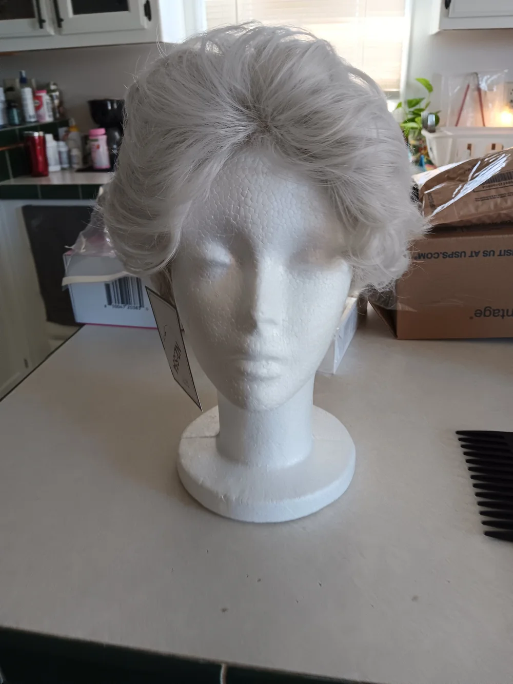 Light Silver Short Women’s Wig - Classic Layered Style Synthetic